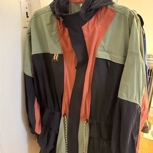 Fabletocs x Khloé windbreaker